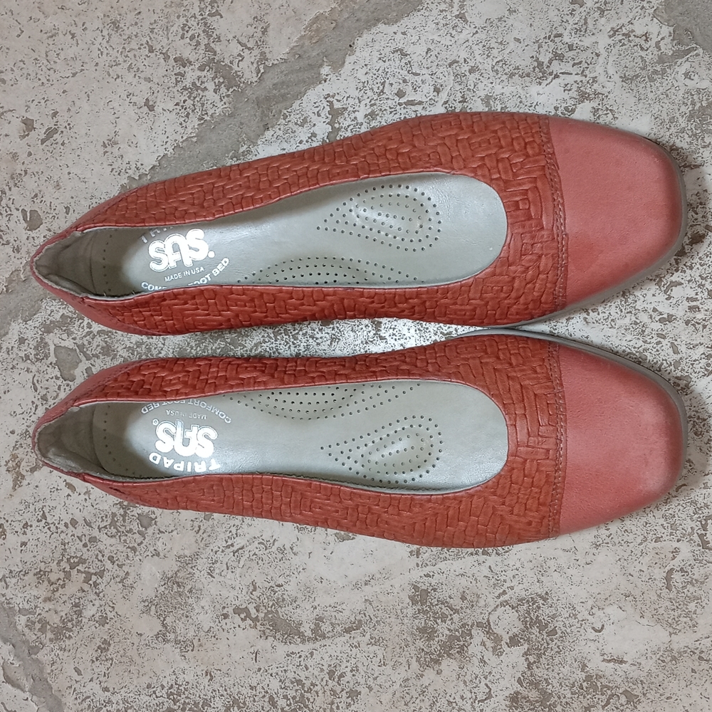 SAS Maui Slip On Loafers Size 7M In Melon Color